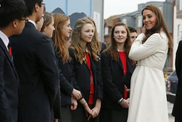 Platicó con los jóvenes que no daban crédito a lo que estaba ocurriendo.