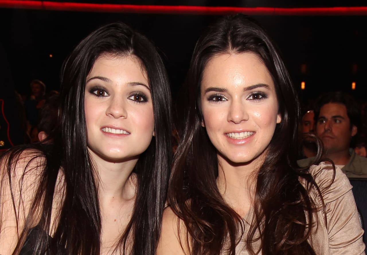 Comenzó a utilizar maquillaje.