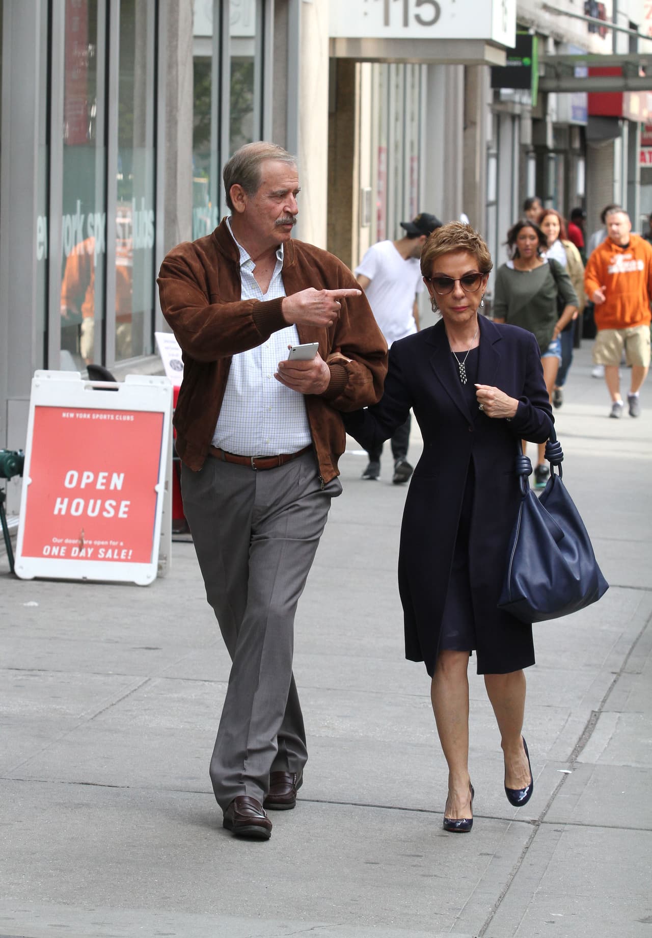 Se les vio paseando por las calles de Manhattan muy cariñosos.