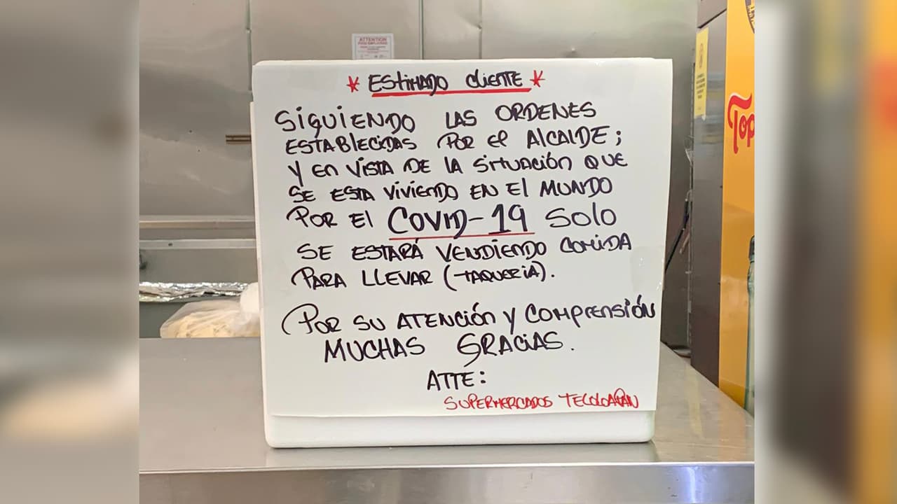 En los supermercados Tecoloapoan pusieron un aviso en español para su público respecto a las restricciones que deben de acatar.