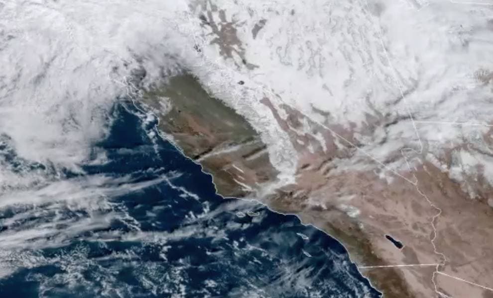 Ola de frío: Temperaturas gélidas y vientos de Santa Ana impactan al sur de California