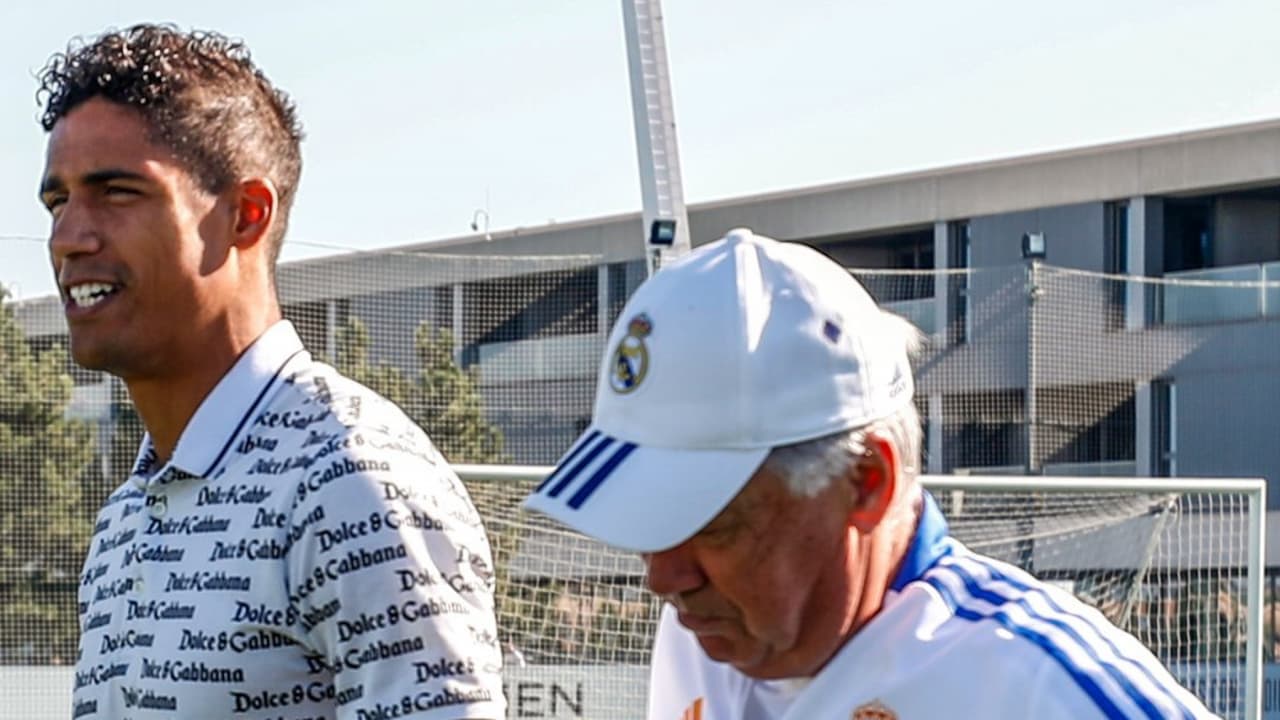 Entre lágrimas Varane se despidió del plantel del Real Madrid