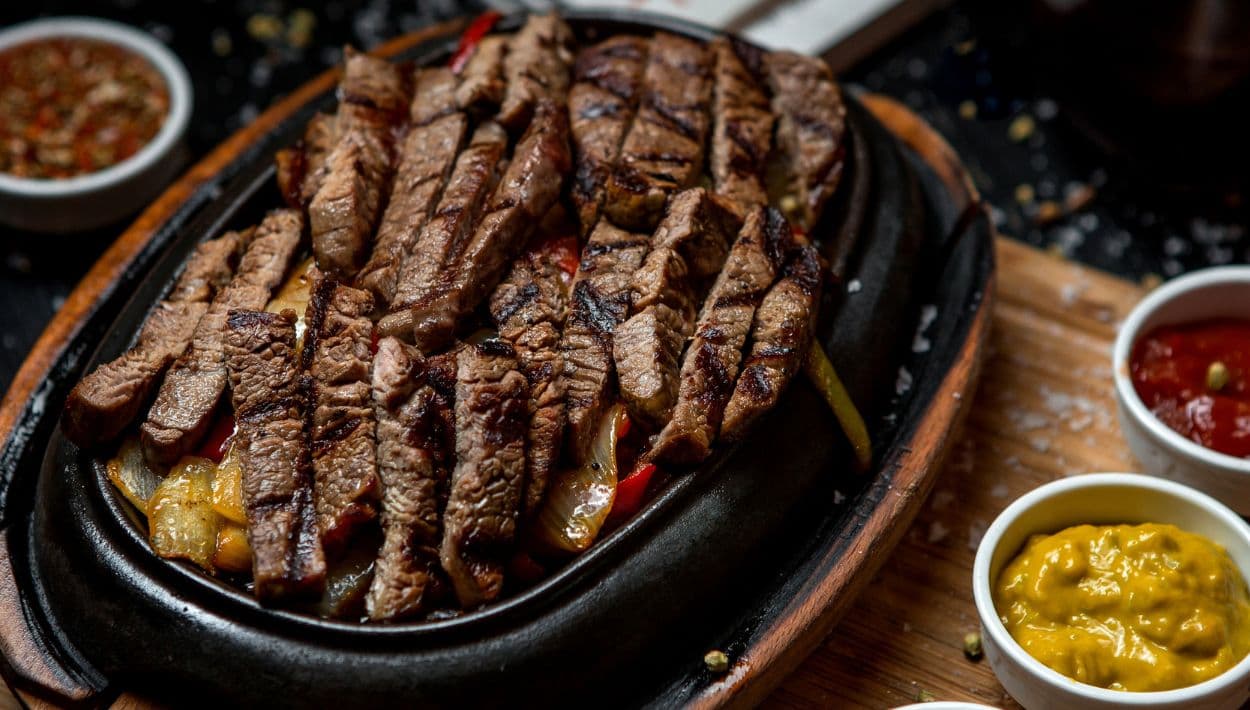 El origen de la barbacoa estadounidense: cómo nació uno de los sabores más emblemáticos del país