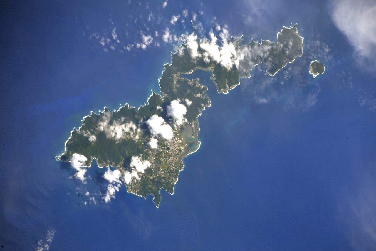 “Talofa, Samoa Estadounidense! Nunca olvidaré a mis amigos samoanos y la isla donde vivía cuando recibí la noticia de que fui seleccionada para ser astronauta”, escribió Koch junto a esta foto del territorio no incorporado estadounidense en el Pacífico.
<br>