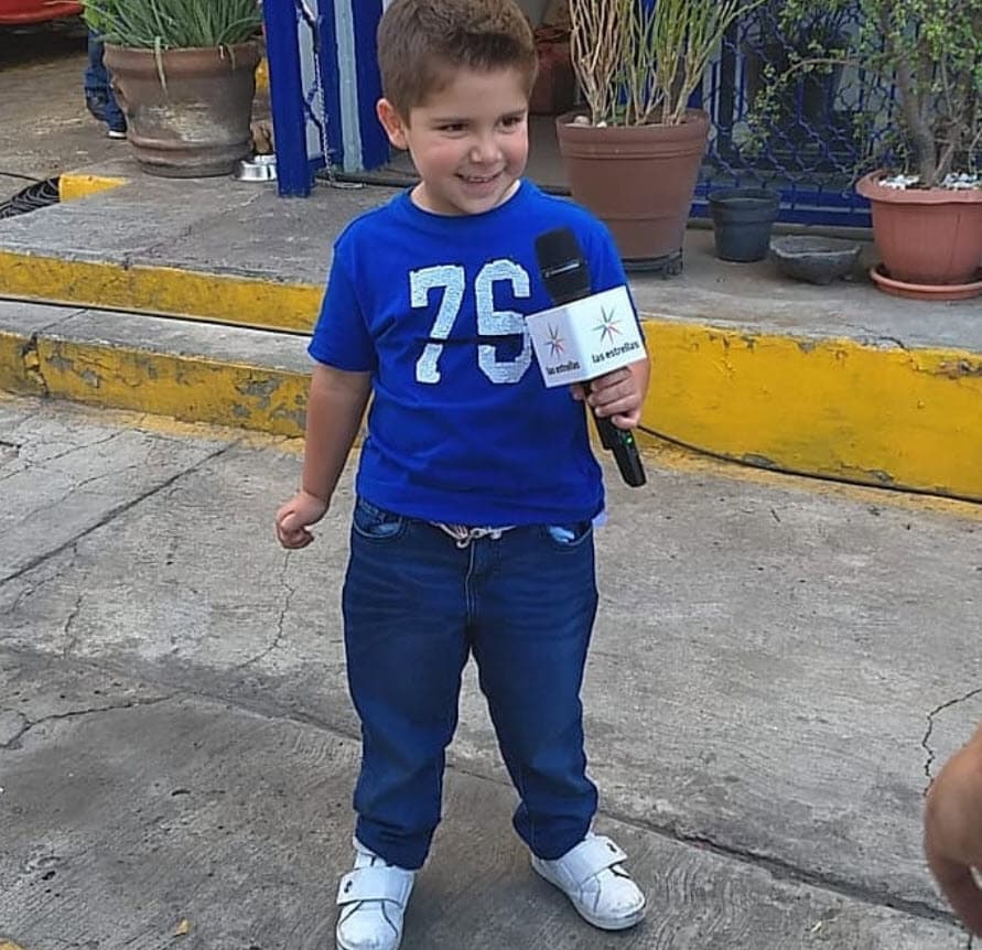 Se define como un 
<b><a href="https://www.univision.com/shows/despierta-america/puedo-ir-a-la-piscina-es-que-estoy-aburrido-el-pequeno-nicolas-de-te-doy-la-vida-le-pregunta-a-los-doctores-video" target="_blank">"amante del canto y el baile"</a></b>
<a href="https://www.univision.com/shows/despierta-america/puedo-ir-a-la-piscina-es-que-estoy-aburrido-el-pequeno-nicolas-de-te-doy-la-vida-le-pregunta-a-los-doctores-video" target="_blank">. </a>
<br>