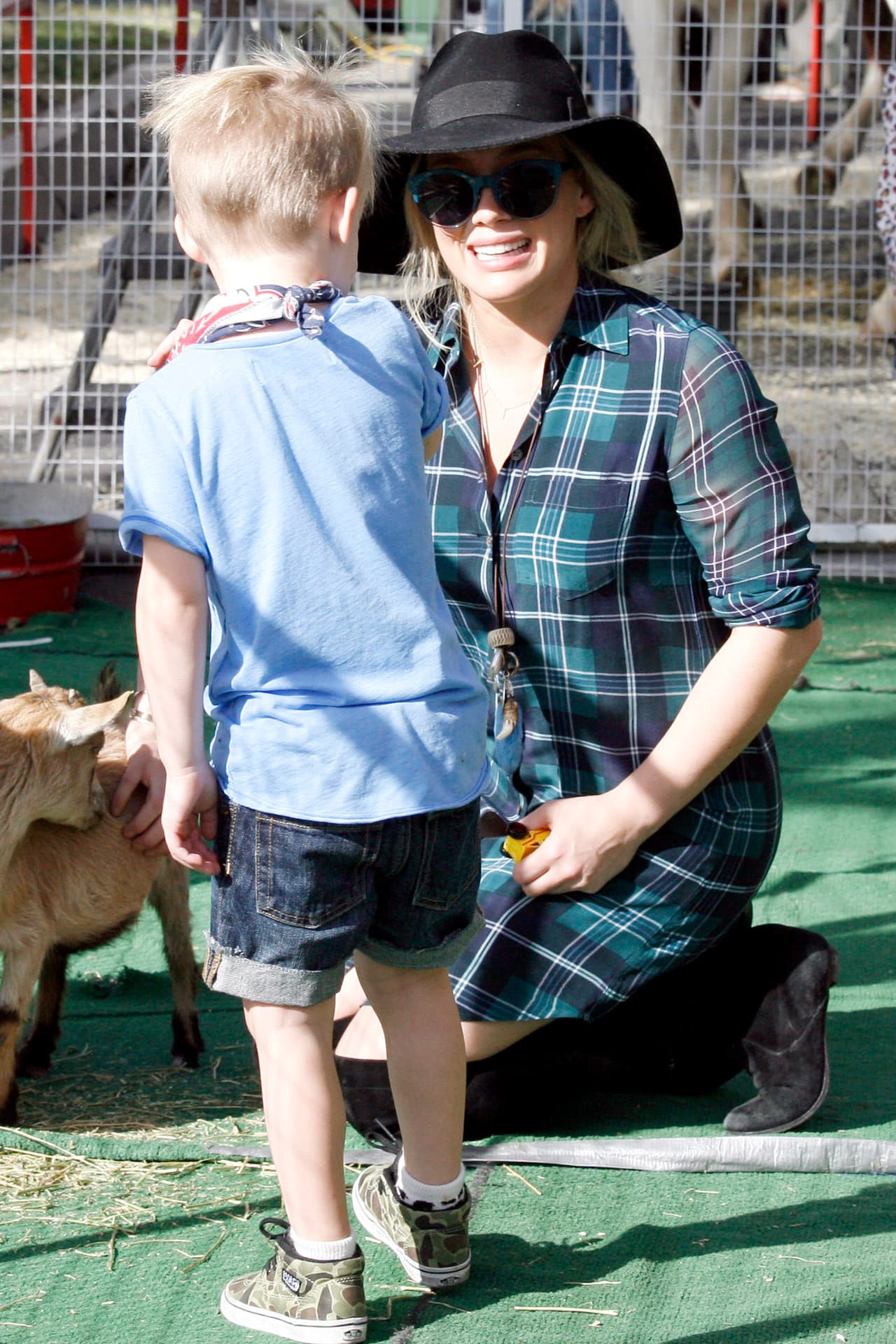 Luca es fruto del matrimonio de Duff con Mike Comrie, jugador de hockey sobre hielo.