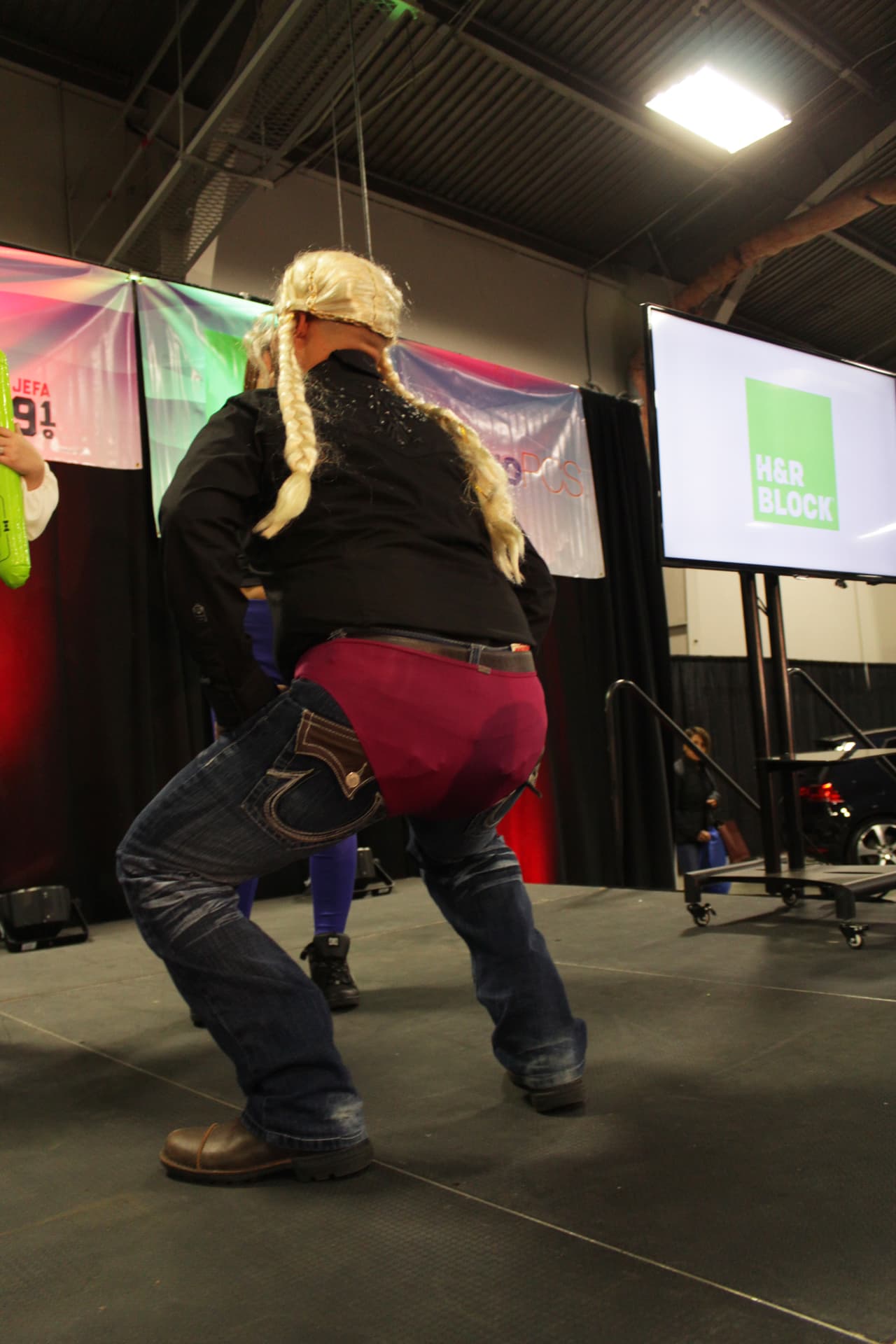 Armaron tremendo relajo bailando, abriendo sus petacas y mucho más!