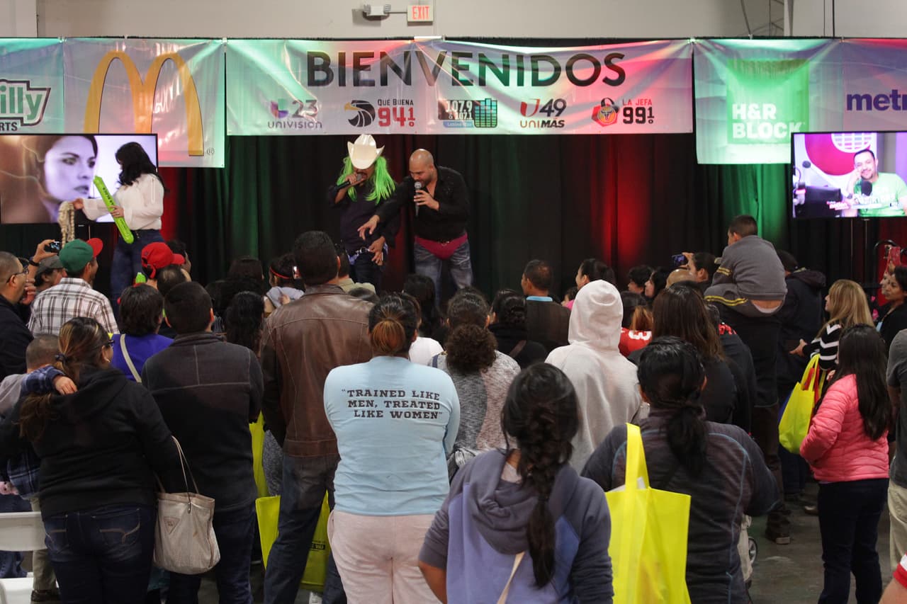 Armaron tremendo relajo bailando, abriendo sus petacas y mucho más!