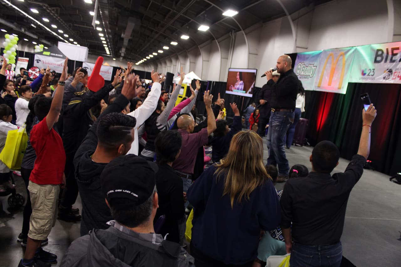 Armaron tremendo relajo bailando, abriendo sus petacas y mucho más!