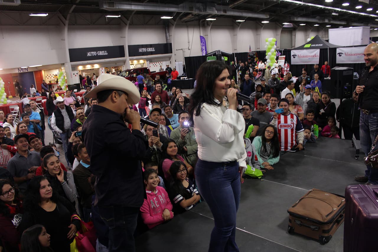 Armaron tremendo relajo bailando, abriendo sus petacas y mucho más!