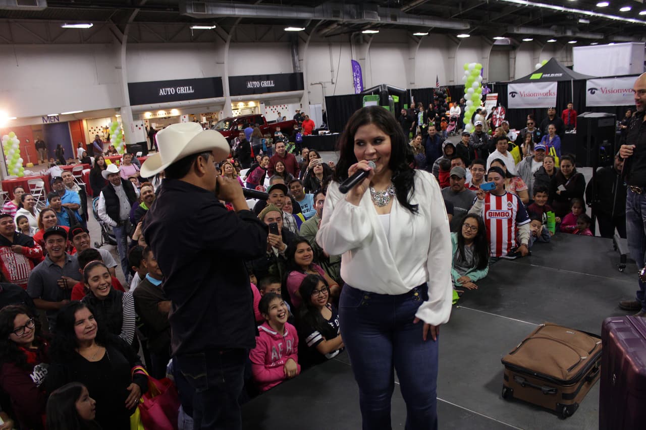 Armaron tremendo relajo bailando, abriendo sus petacas y mucho más!