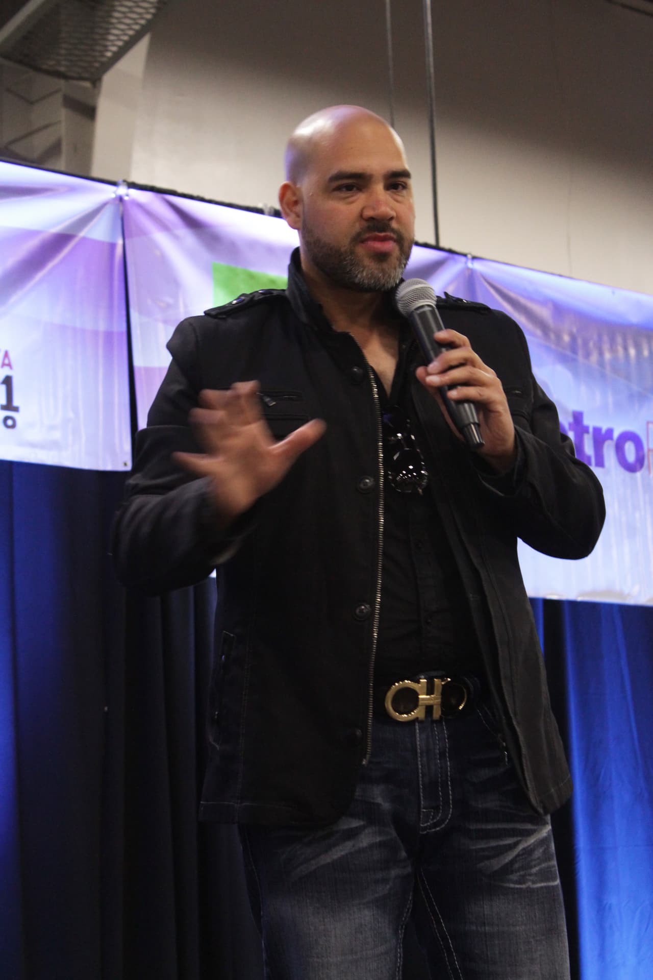 Armaron tremendo relajo bailando, abriendo sus petacas y mucho más!