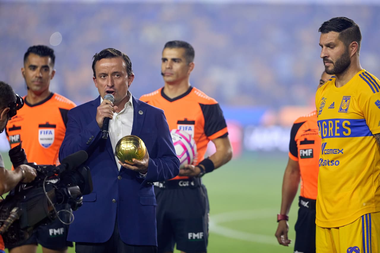 Tigres derrotó a Pachuca con un penal rigorista de André-Pierre Gignac en los últimos minutos del segundo tiempo para dar el primer golpe en la serie de Cuartos de Final que se definirá este domingo en el Estadio Hidalgo.