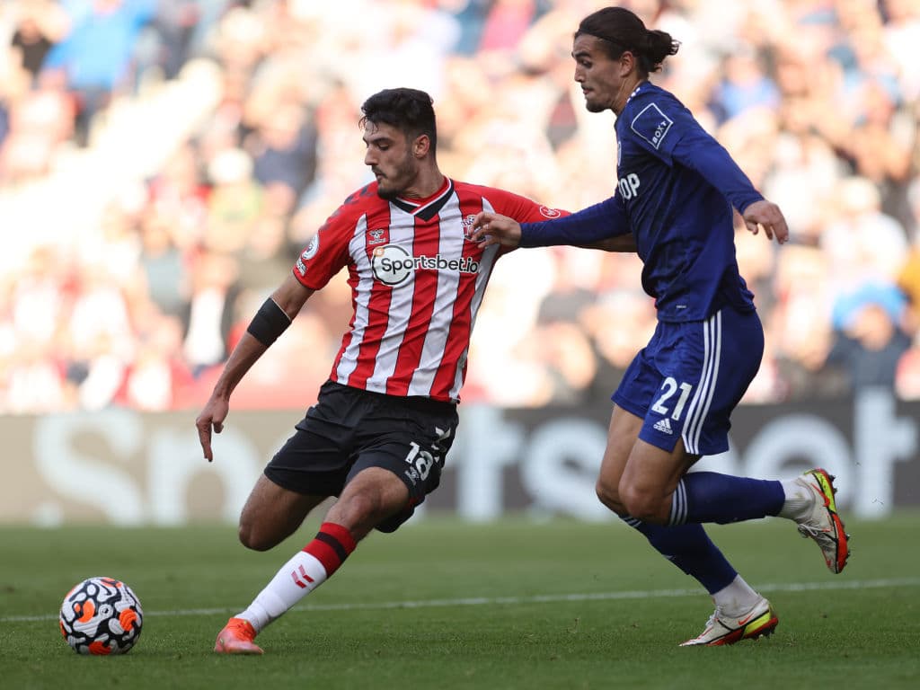 Liverpool golea 0-5 al Watford, Manchester City hace lo suyo y vencen 2-0 al burnley, Norwich City empata en casa frente al Brighton & Hove Albion, Chelsea vence por la mínima al Brentford y Southampton vence 1-0 al Leeds United.