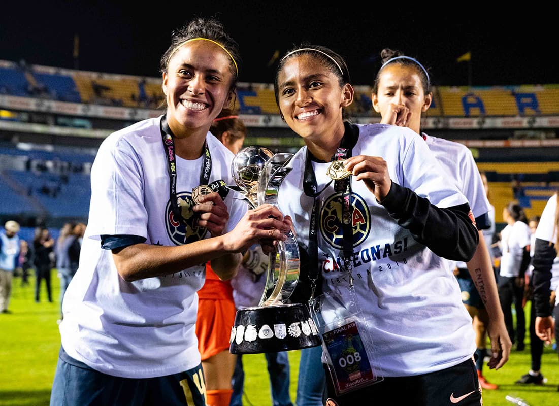 La celebración del América continuó en Monterrey al conquistar su primera Liga MX Femenil.