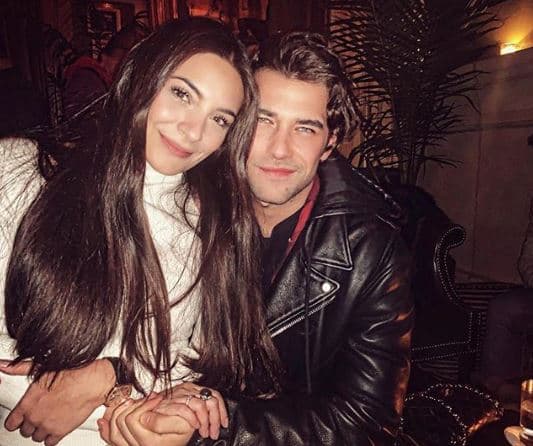 Fue en su perfil de Instagram donde la también cantante compartió esta instantánea y al pie de la misma Ana Brenda escribió: "Primo, amor mío [...] Y tú también, Luca Morelli. Los extraño".