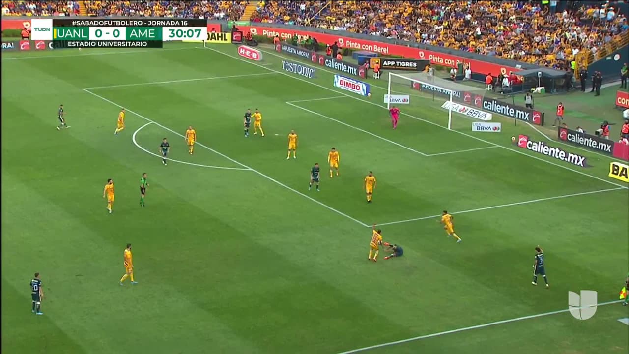 ¡TIRO ATAJADO! disparo por Guido Pizarro.