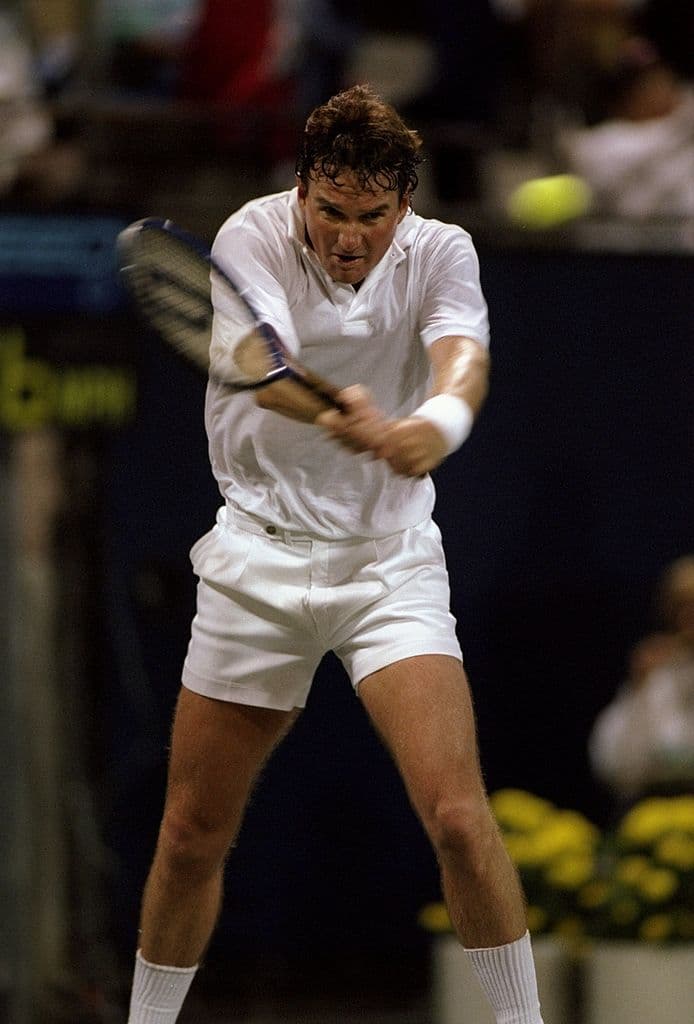 Es aquí cuando recordamos al último hombre antes de Karlovic en lograr ese hito de ganar un juego del Tour ATP con 40 o más años de edad.