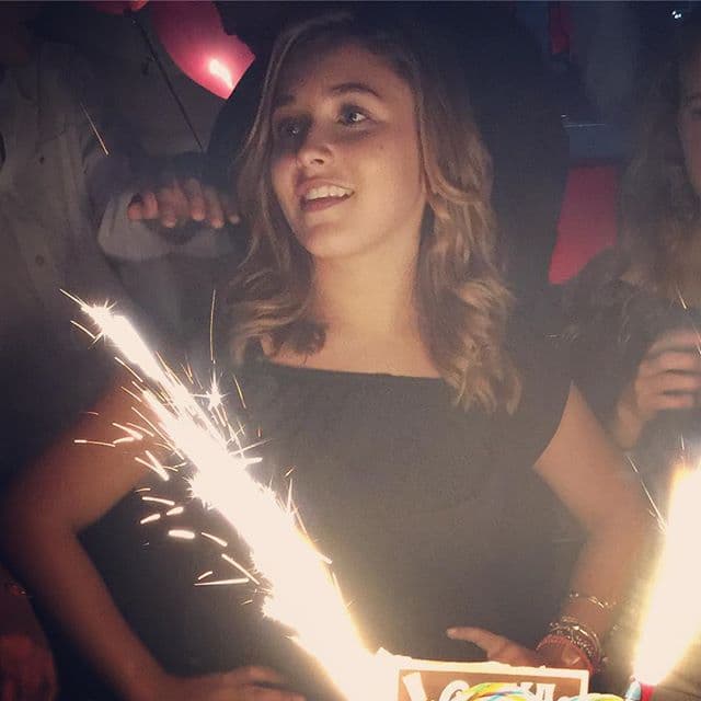 Ella es la encantadora Ana Pau de tan sólo 13 años.