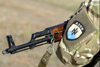 Ucrania anuncia un “alto al fuego permanente” con Rusia y Moscú niega su participación en el conflicto.