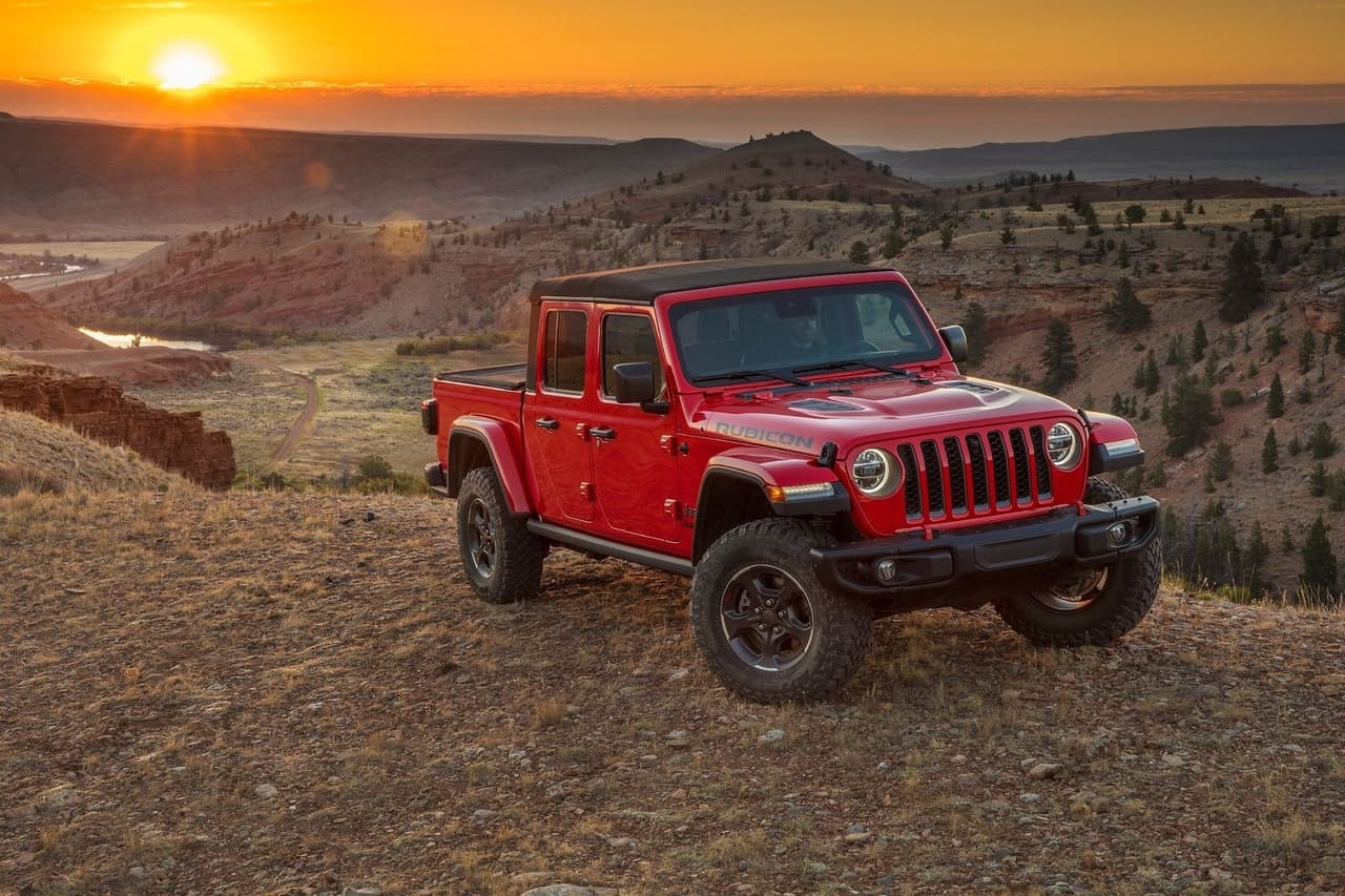 <h3 class="cms-H3-H3"><b>Pickup de combustible diésel - Jeep Gladiator Diesel 2021</b></h3>
<br>
<br>
<b>Versión más eficiente: </b>V6 de 3.0 litros, transmisión automática de 8 velocidades, 4WD
<br>
<br>
<b>Economía de combustible:</b> 24 mpg combinado (22 mpg en ciudad / 28 mpg en carretera)
<br>
<br>
<b>Precio inicial: </b>43,005 dólares
<br>
<br>
<b>Capacidad de remolque: </b>6,500 libras
<br>
<br>
<b>Capacidad de carga útil:</b> 1,325 libras