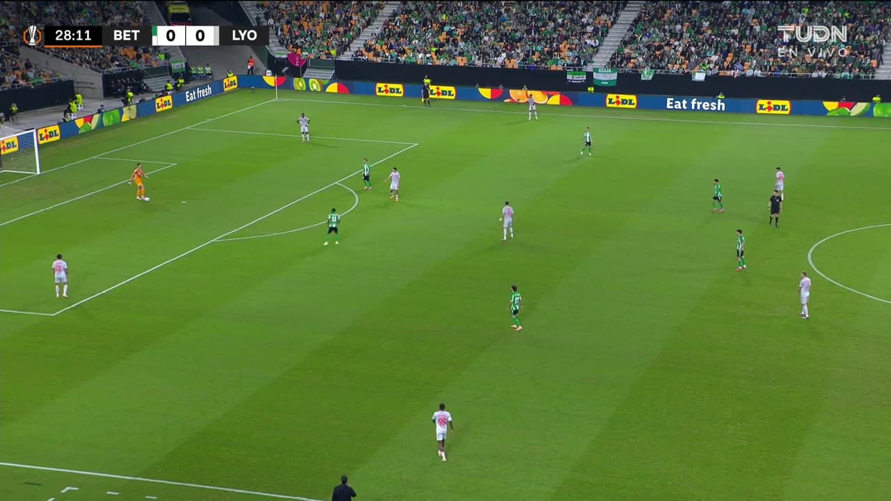 ¡TIRO ATAJADO! disparo por Abde Ezzalzouli.