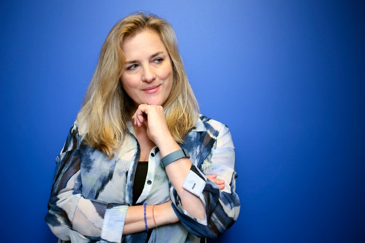 <b>Natasha Stoynoff.</b> La periodista de la revista
<a href="http://people.com/politics/donald-trump-attacked-people-writer/"> <i>People</i></a> asegura que Trump la besó agresivamente sin su consentimiento durante una entrevista en su vivienda de Mar-o-Largo en 2005. Cuando Melania Trump, que entonces estaba embarazada, subió a cambiarse de ropa para el reportaje, Trump invitó a la periodista a mostrarle los cuartos de la lujosa vivienda y en una de ellas la acorraló y besó sin su permiso.