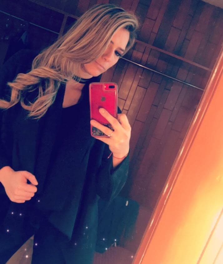 Se trata de la conductora mexicana
<b><a href="https://www.instagram.com/almasaintmartin/" target="_blank">Alma Saint Martín</a></b>, quien actualmente colabora para el canal de televisión Heraldo Televisión en el programa 'Noticias de la mañana'. La comunicadora fue diagnosticada el martes 24 de noviembre con leucemia aguda, según su compañero Alejandro Cacho, y lucha por su vida en un hospital de la Ciudad de México.
<br>