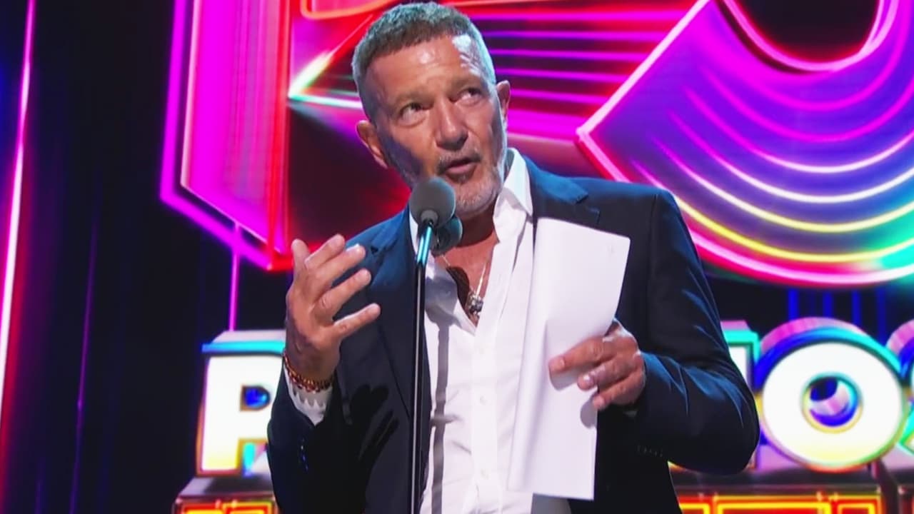 Antonio Banderas brinda un poderoso mensaje por la libertad en Premios Juventud: "vivan sin miedo a opinar"