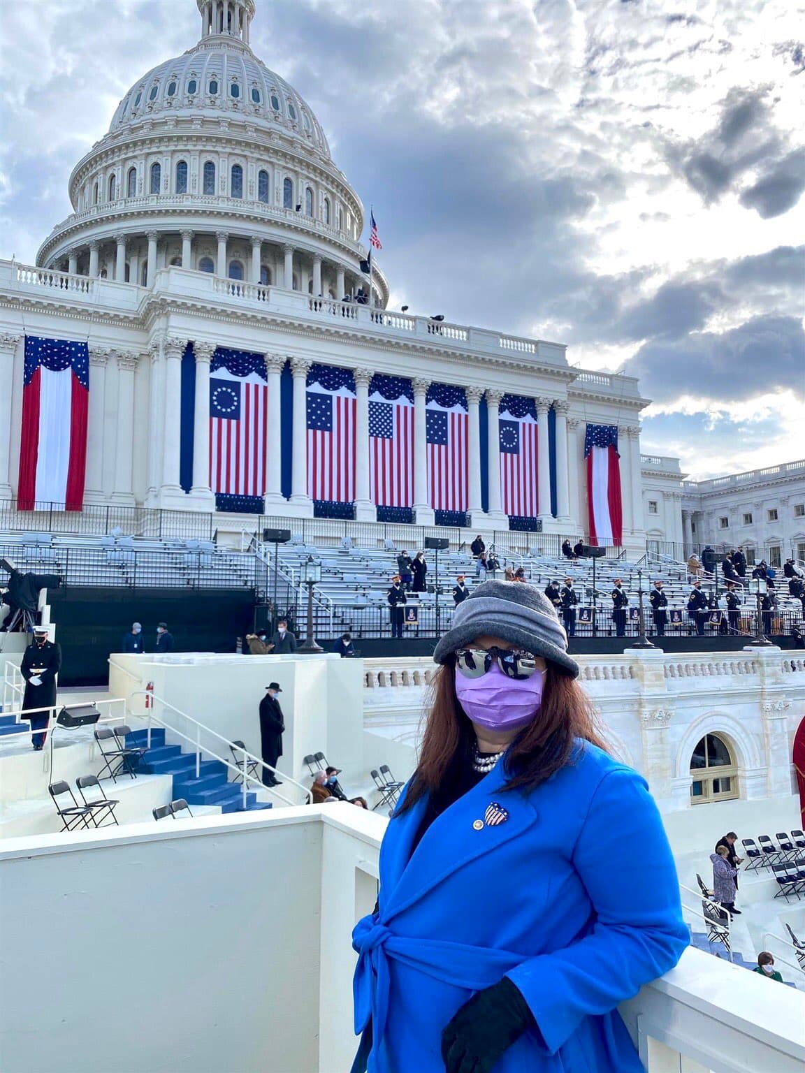 "Comienza una nueva era de sanación, liderazgo y esperanza. Es hora de reconstruir mejor, juntos".
<b> Senador Tammy Duckworth.</b>