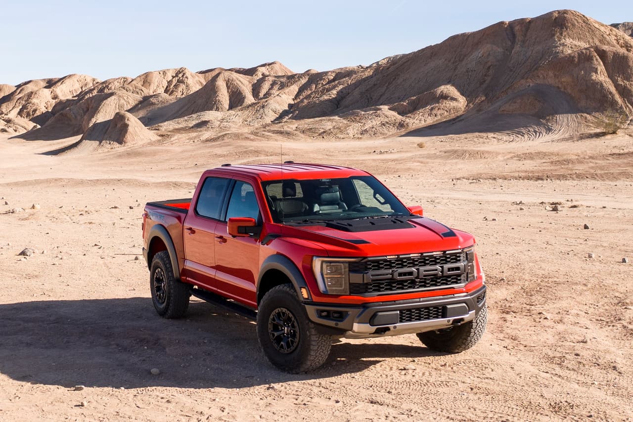 Aún se desconoce el precio de la nueva Raptor. Esta información y cualquier otra que aún no haya sido revelada durante su debut será compartida con el público a medida se acerque su fecha de lanzamiento.
<br>