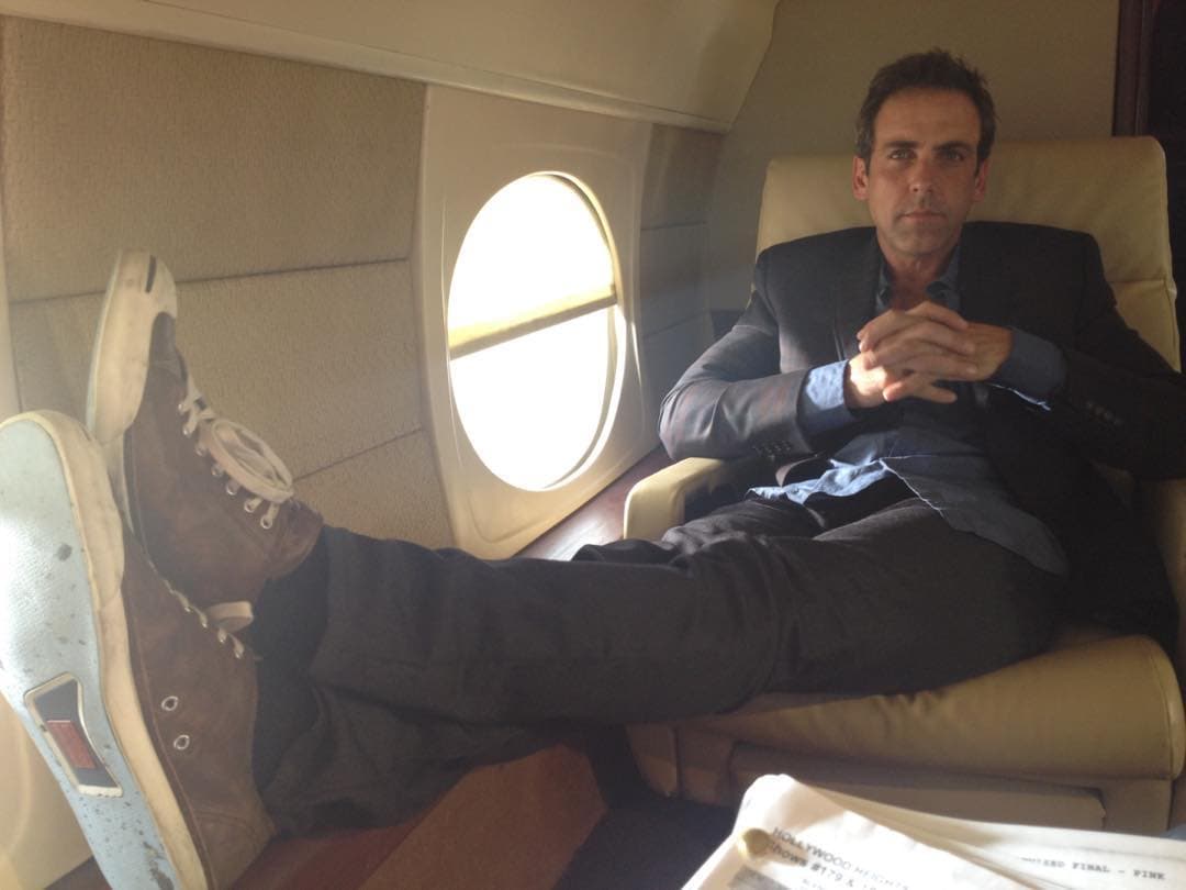 Tras el anuncio, Carlos Ponce se expresó sobre el rompimiento: "
<b><a href="https://www.univision.com/famosos/im-only-human-carlos-ponce-da-su-version-de-su-ruptura-con-karina-banda-fotos">Fue una historia</a></b> de amor muy bonita. Llena de cariño, risas, aventuras, aprendizaje… Con una mujer hermosa, cariñosa, romántica, inteligente, desinteresada, de intachables valores y virtud moral", comentó en Instagram.