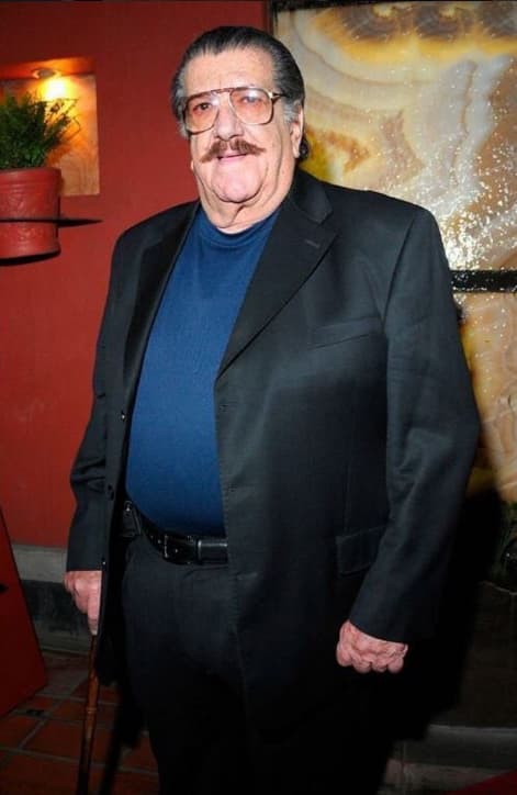 Comediante y actor de cine, televisión y teatro. Pedro Manuel Weber Chávez nació el 27 de noviembre de 1933 en Ciudad Guzmán, Jalisco.