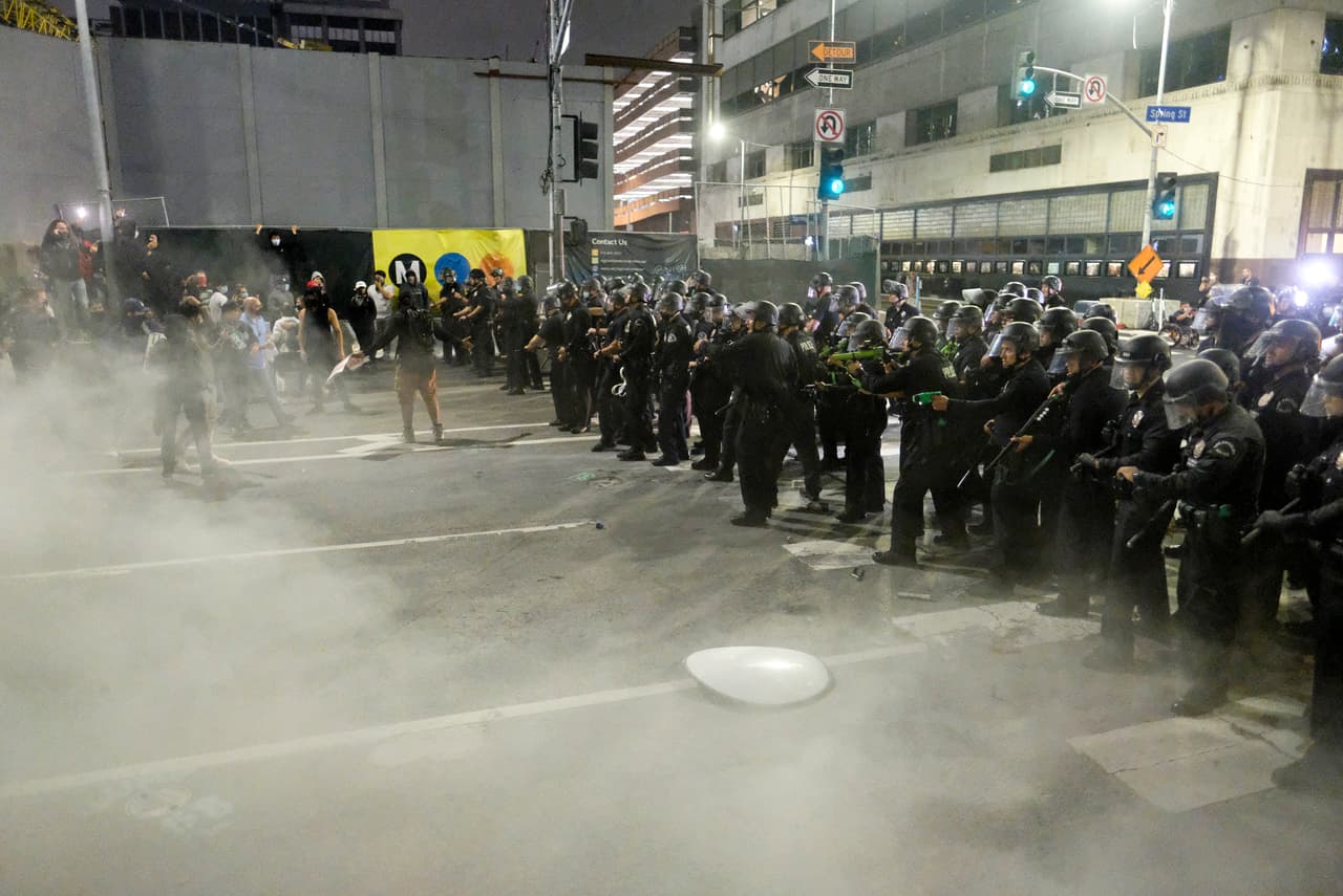 Sin embargo, al pasar de las horas la manifestación inicial creció exponencialmente y varios grupos se dispersaron en distintos puntos de la ciudad.