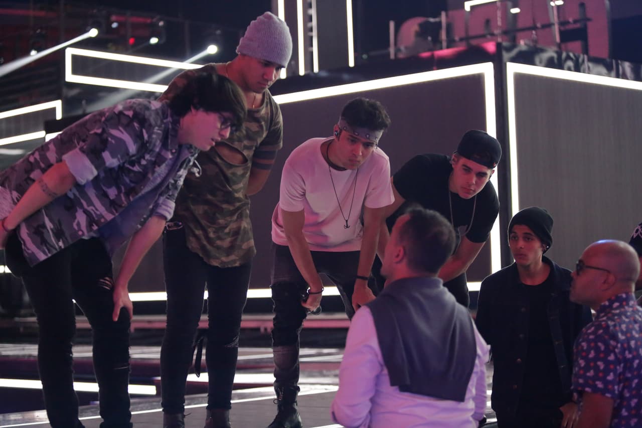 Ponían atención a todo lo que les decía el equipo de producción.