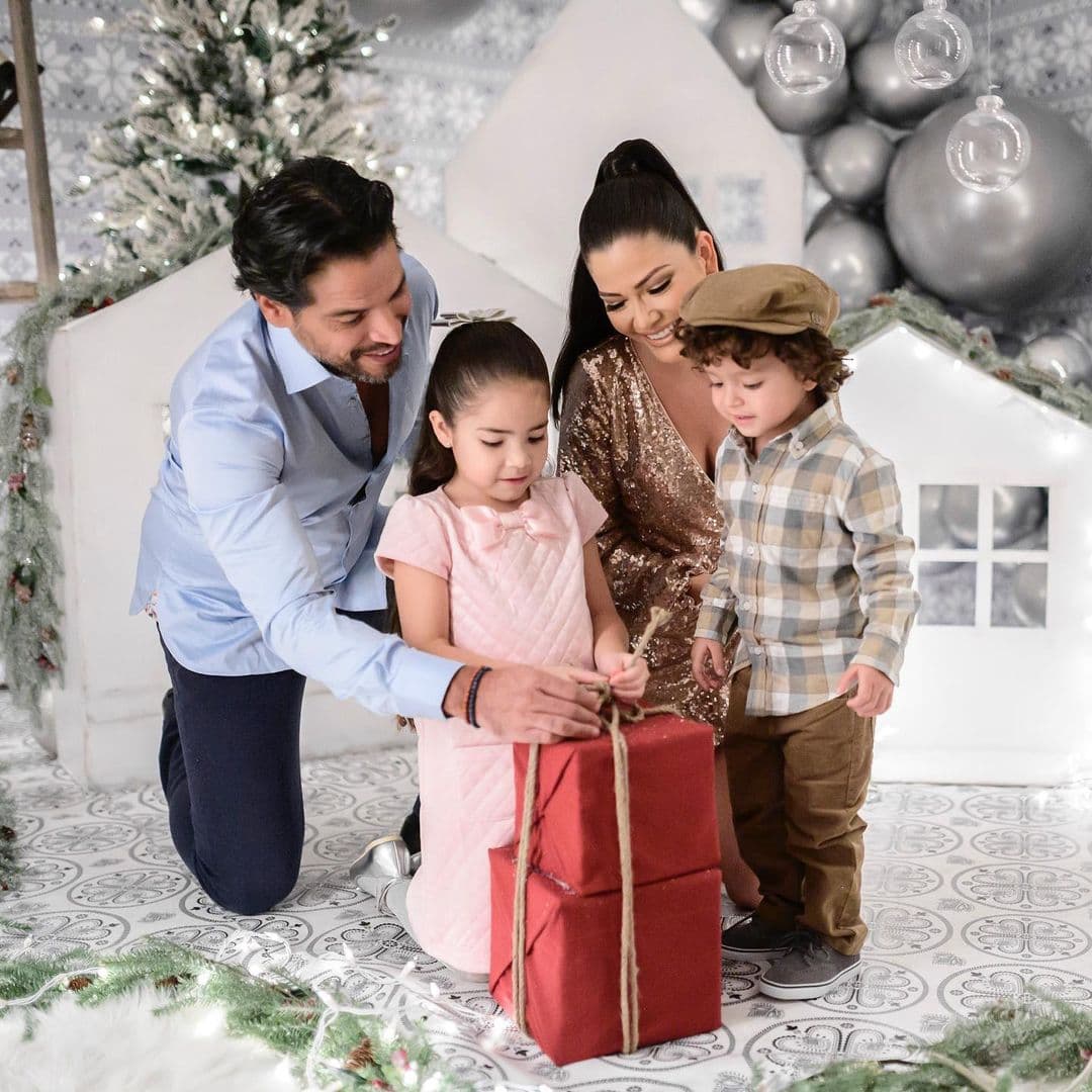 Y la Navidad de la familia de nuestra querida Ana Patricia Gámez se pinta de amor y de ilusiones.