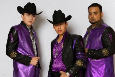 Ariel Camacho se convirtió en un músico reconocido y respetado en el regional mexicano, y a pesar de haber muerto muy joven, recorrió gran parte de la República Mexicana y Estados Unidos junto a sus compañeros, Los Plebes del Rancho.