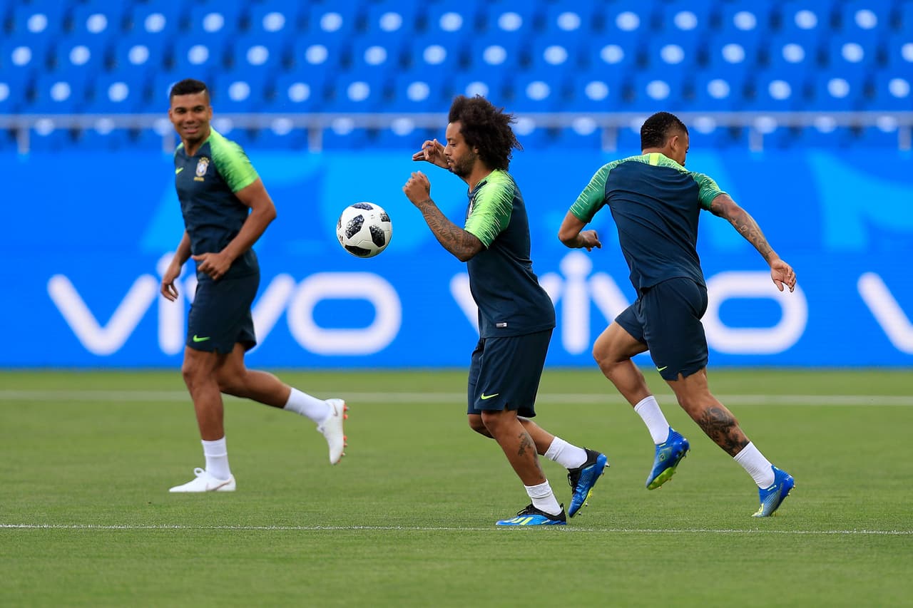 Casemiro y Marcelo, del Real Madrid, buscan ganarse un puesto en el equipo titular para enfrentar a Suiza, toda vez que ambos participaron del último amistoso en que vencieron 3-0 a Austria.