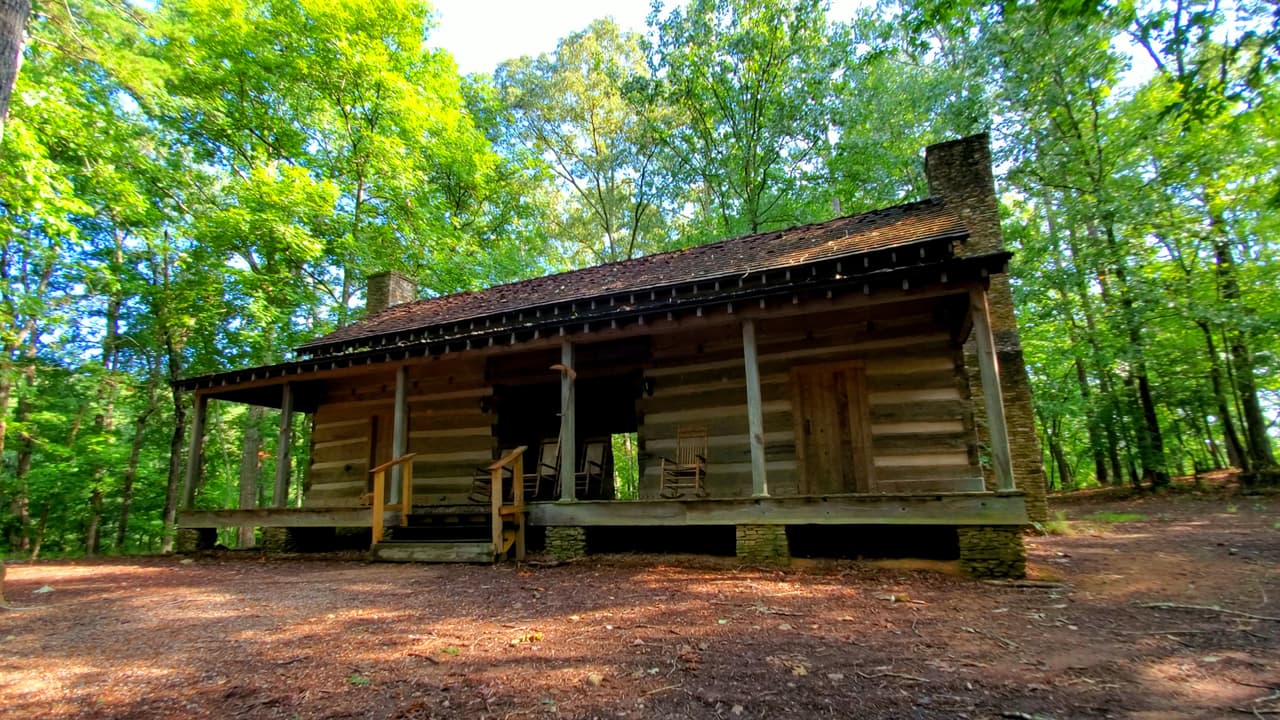 También podrás ver la cabaña Vaughn, que fue construida a mitad del siglo XIX y restaurada en la década de 1990.