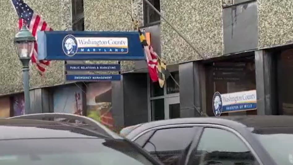 Pero volviendo a la audiencia de divorcio que tuvo lugar el mismo día del crimen del juez, Argote no se presentó a la misma, a la que sí acudió su hija mayor.