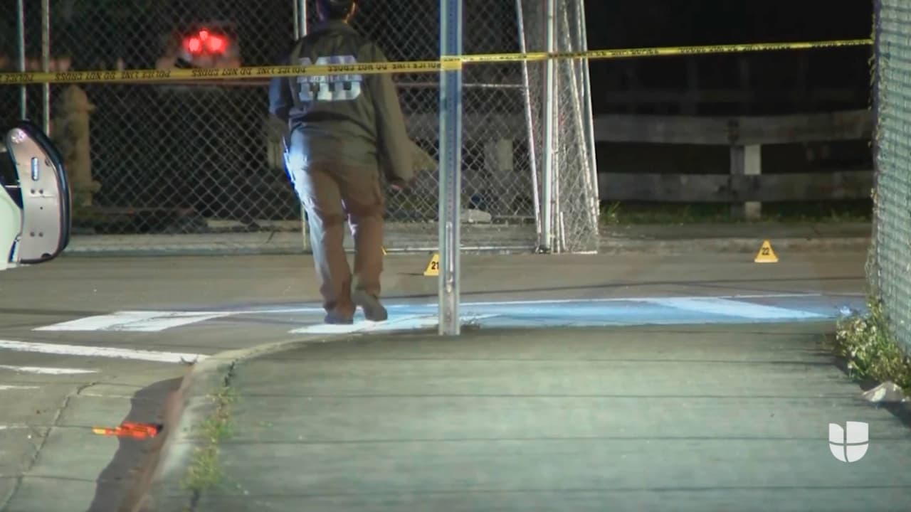 Hombres armados disparan contra carro que conduce un teniente de la policía en Miami-Dade