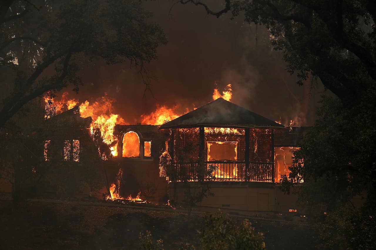 Los bosques del oeste de EEUU están adquiriendo más características para convertirse en grandes y furiosas fogatas: temperaturas cada vez más altas sin noches frescas y árboles cada vez más secos.