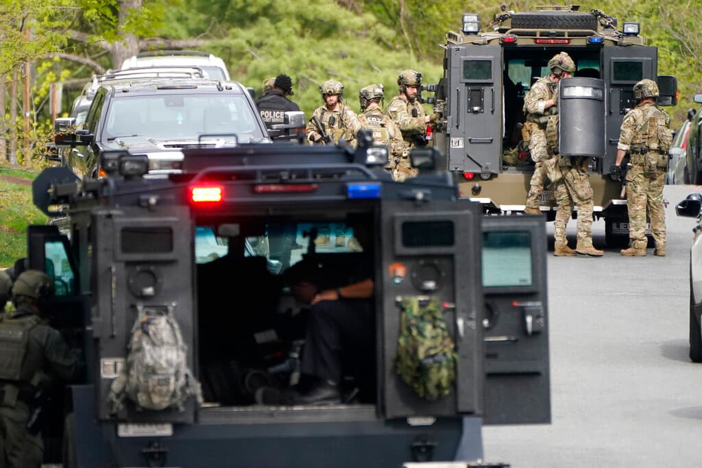 El tiroteo se desarrolló en las áreas de Cleveland Park y Van Ness, por lo que alrededor de las 4:00 PM se cerraron tramos de 
<b>Avenida Connecticut</b> y las calles 
<b>Tilden</b> y 
<b>Van Ness</b>.
<br>