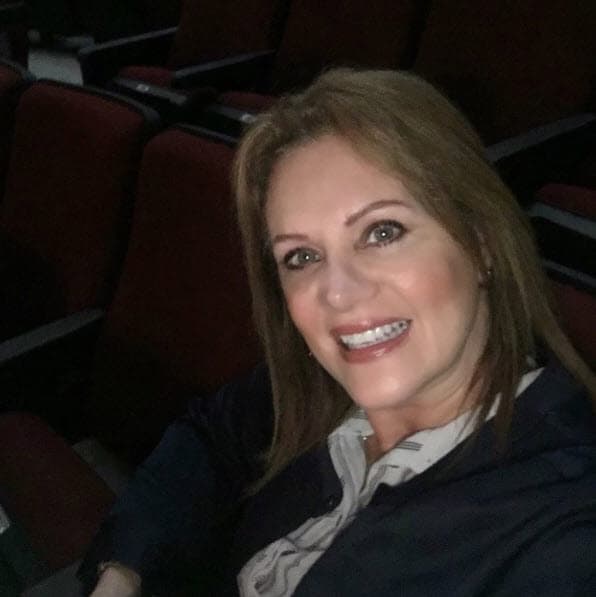 <b><a href="http://www.univision.com/temas/erika-buenfil">Erika Buenfil</a></b> es una de las bellezas maduras de las telenovelas, ella tiene 54 años.