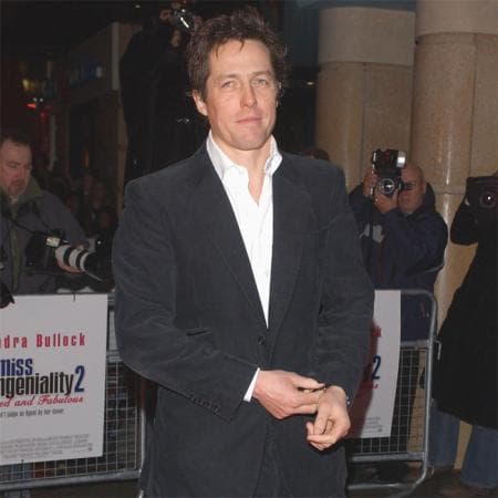 En una entrevista, el protagonista de 'Nothing Hill' declaró que odia tanto estas fechas, que ha salido de viaje a países musulmanes con su padre -quien también odia la Navidad-, para no tener a la vista nada alusivo a esta celebración.