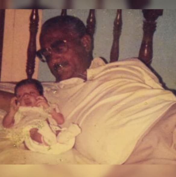 O esta más donde se le ve muy bien custodiada por su padre, quien seguramente la cuida desde el cielo.