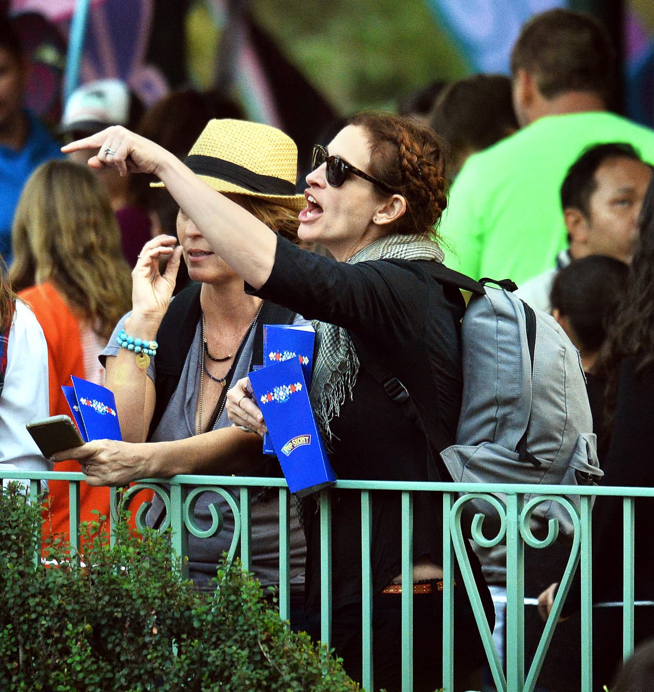 Los chicos se subieron a las "tacitas".