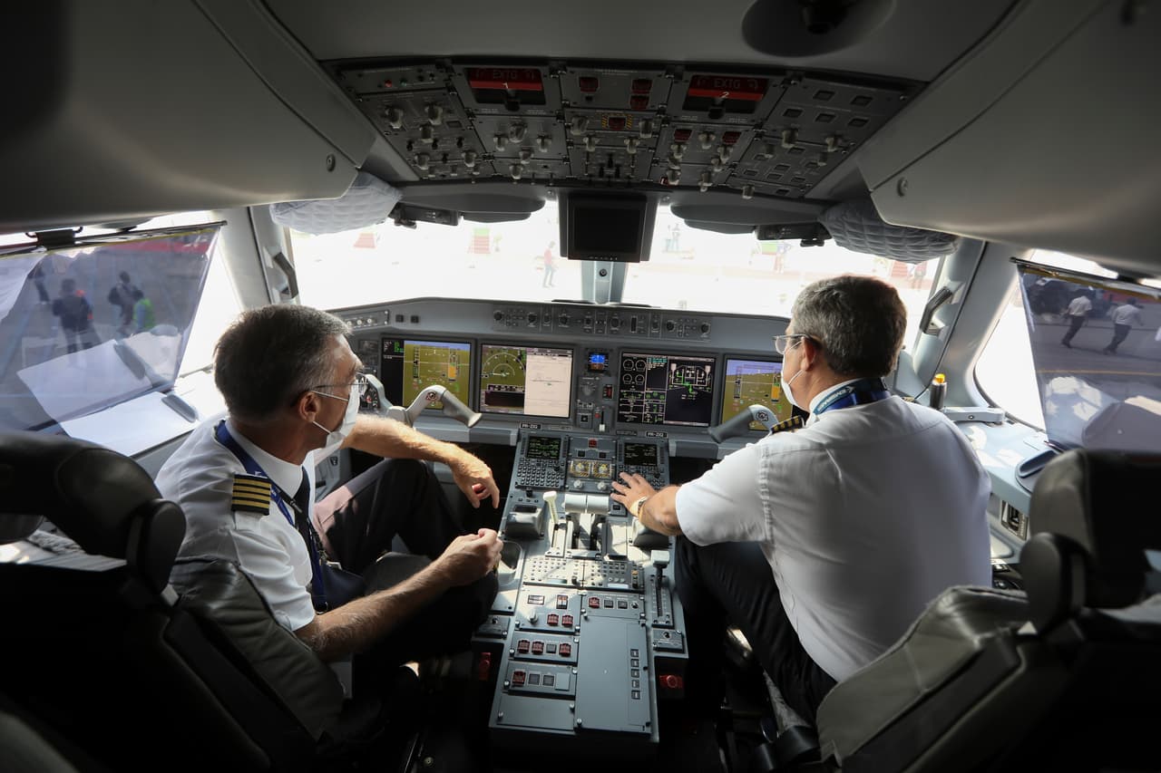 Pilotos de British Airways se intoxican en pleno vuelo de India a Londres