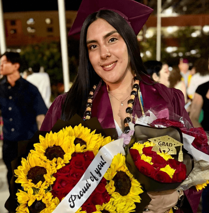 "Soy la tía más orgullosa de mi sobrina 
<b>Lupita Álvarez por graduarse de ASU</b>", dice Leticia Osuna.