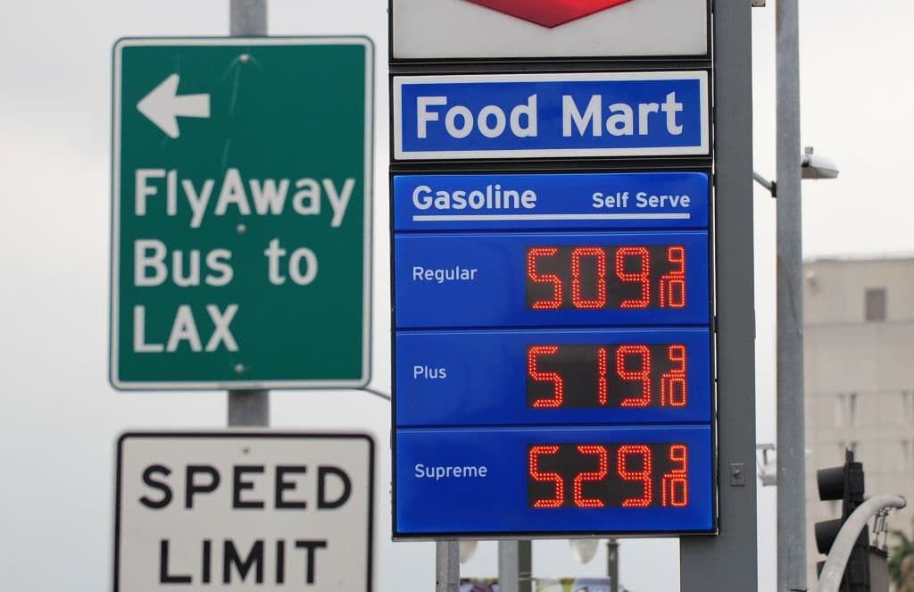 El índice de precios al consumidor en Estados Unidos subió a un ritmo del 0.6% en marzo, el mes más reciente del que se tienen datos oficiales. Las subidas de precios fueron impulsadas principalmente por los costos de la energía, especialmente de la gasolina y del 
<i>fuel oil</i>, que repuntaron ambos en torno al 9%, 
<a href="https://www.bls.gov/news.release/cpi.nr0.htm" target="_blank">de acuerdo con la oficina de estadísticas federales</a>.